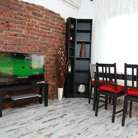 Raya Maisonette